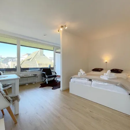 Apartment Ferienwohnung Mitten In Mit Balkon Strandlaufer 2